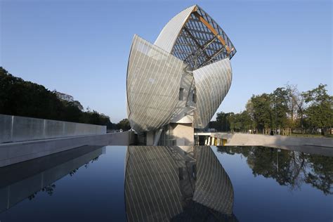 louis vuitton foundation paris france.